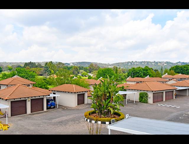 2 BEDROOM SECTIONAL TITLE FOR SALE IN SANDRINGHAM